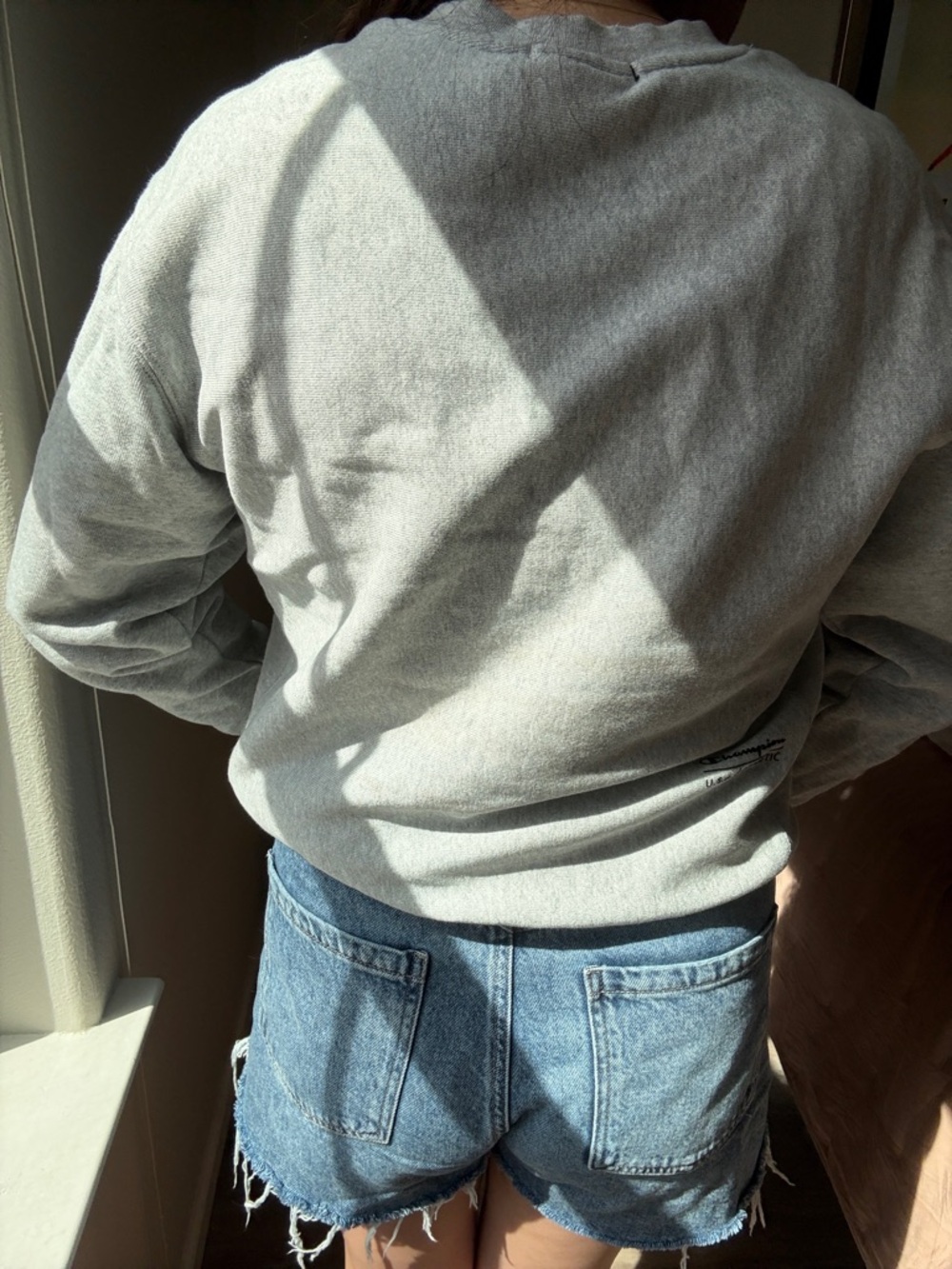 Champion Reverse Weave Crewneck Sweatshirt | Heather Gray | Size M - Picture 2 of 9
